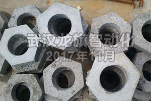 六角護(hù)坡，邊溝蓋板，是人工生產(chǎn)比較好還是設(shè)備生產(chǎn)的好？